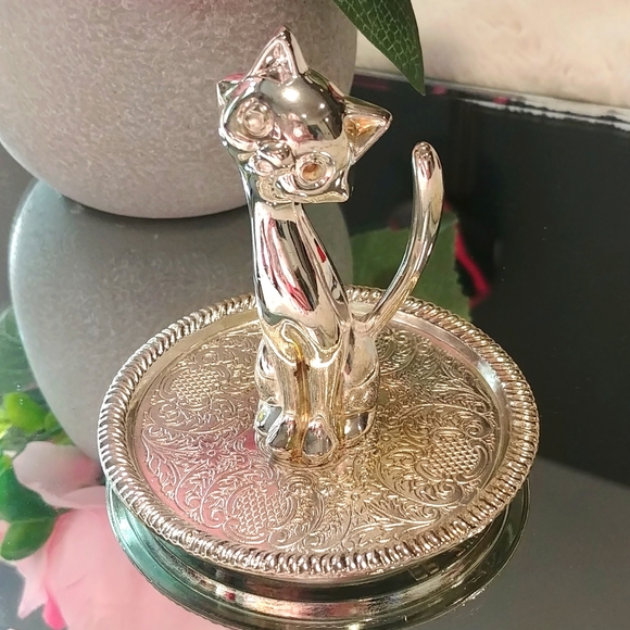 Vintage EP Zinc Alloy Silver Cat Ring Dish - Picture 1 of 4